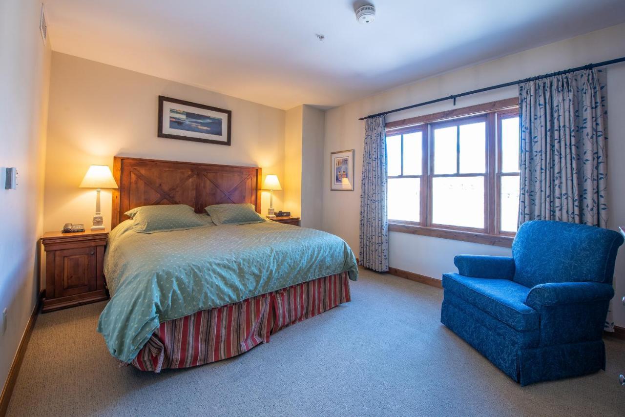 Two Bedroom Condo With Balcony Over Mountaineer Square - Just Steps From The Slopes! Condo 마운트크레스티드부트 외부 사진