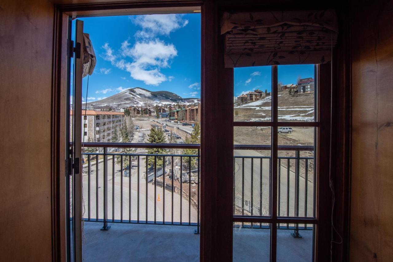 Two Bedroom Condo With Balcony Over Mountaineer Square - Just Steps From The Slopes! Condo 마운트크레스티드부트 외부 사진
